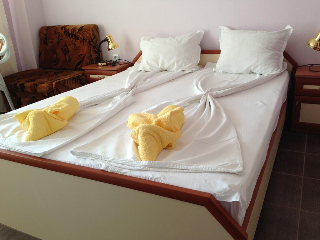 Zoya Guest House Ravda Buitenkant foto