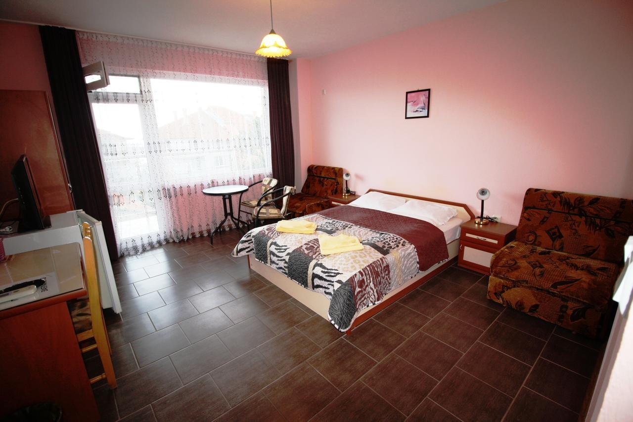 Zoya Guest House Ravda Buitenkant foto
